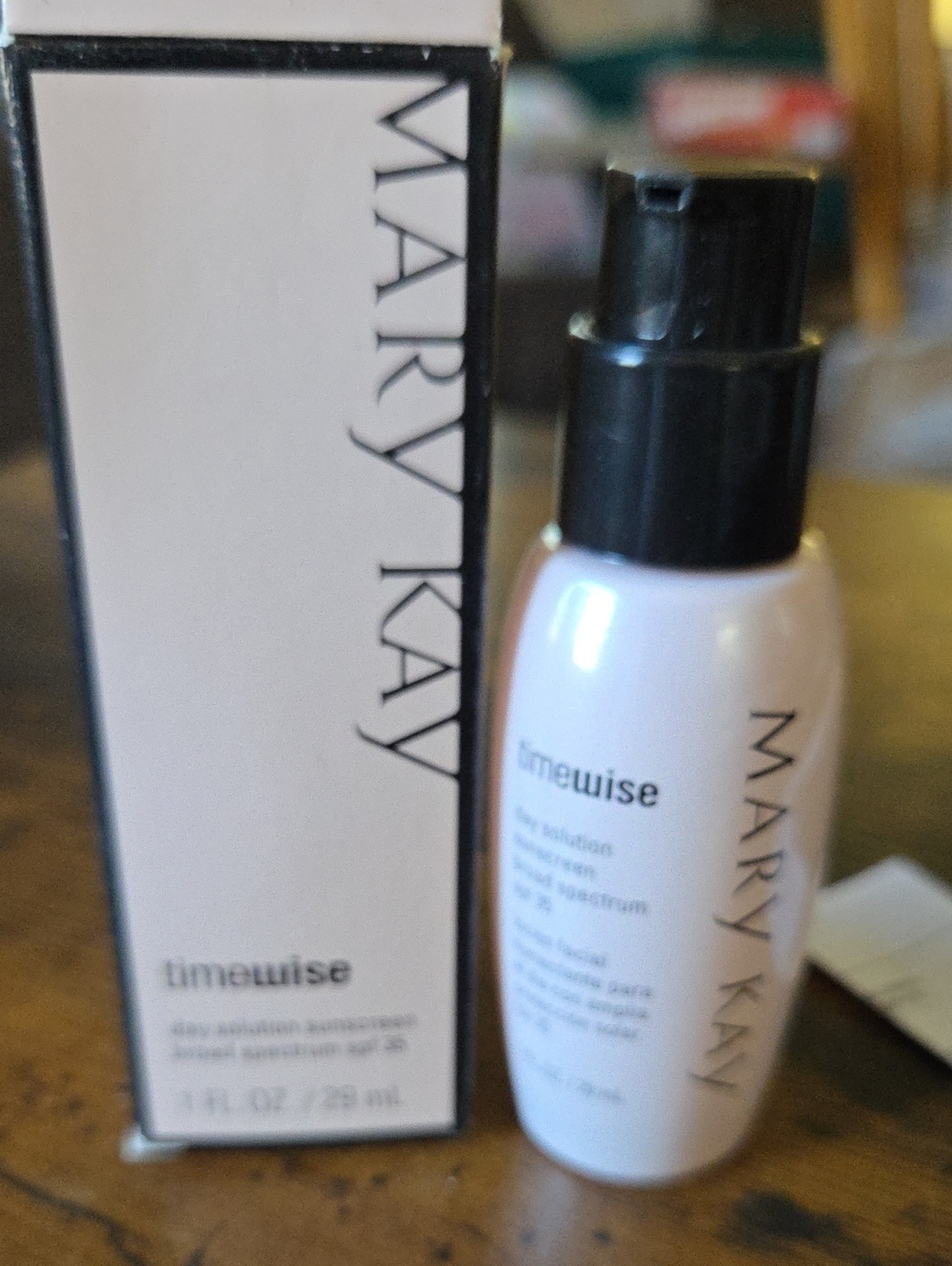 Mary Kay TimeWise Day Solution Sunscreen Broad Spectrum spf 35